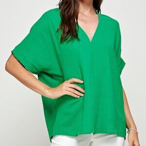 Aluvina Oversized Boxy Top. Kelly Green. Plus Size. NWOT.